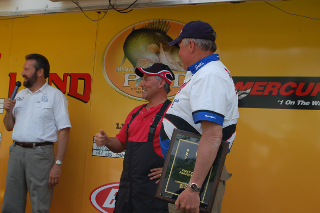 E6E8DF9D-8B07-4A55-B2BA-737EF64DF192