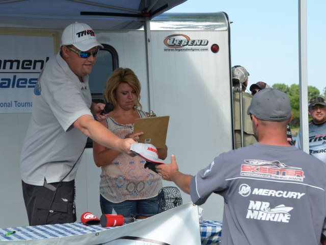 E704EC1C-DE3E-4E3A-81B0-9A1CC06C81A9