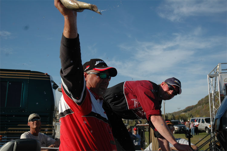 E719ACF2-4EDE-4A1C-8198-7971DDE3812E