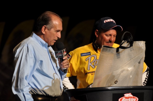 E73B8E06-085E-4329-A1FF-4BF3CD9BCBC8