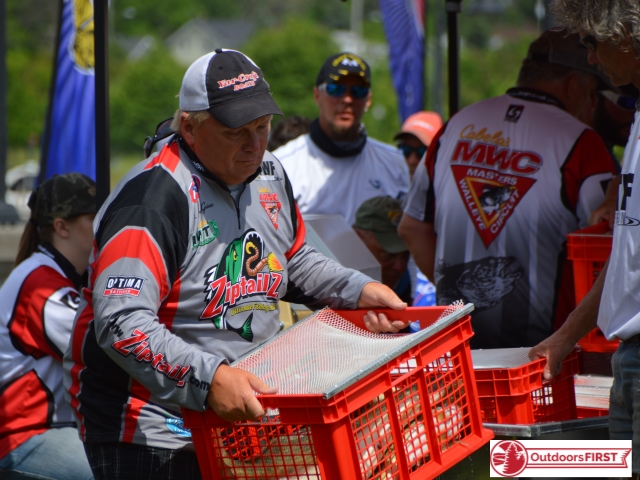 E753E4B7-3FF7-4A1F-8F86-02A53BA5E4CC