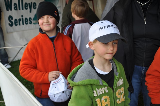 E7703657-83B2-43B3-B5D2-C1816F4AA437