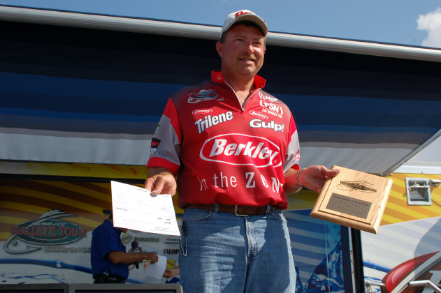 E7B73108-C6AF-401A-8E8B-744FEF4F7B7E