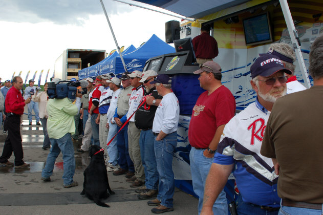 E7D6D193-AC50-47B2-9878-762AAED313BD