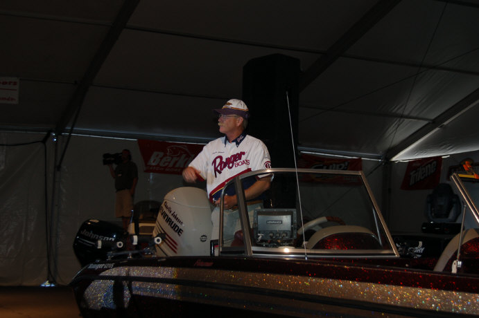 E7F44F24-B985-415D-97B9-2E0DCCF3FB8E