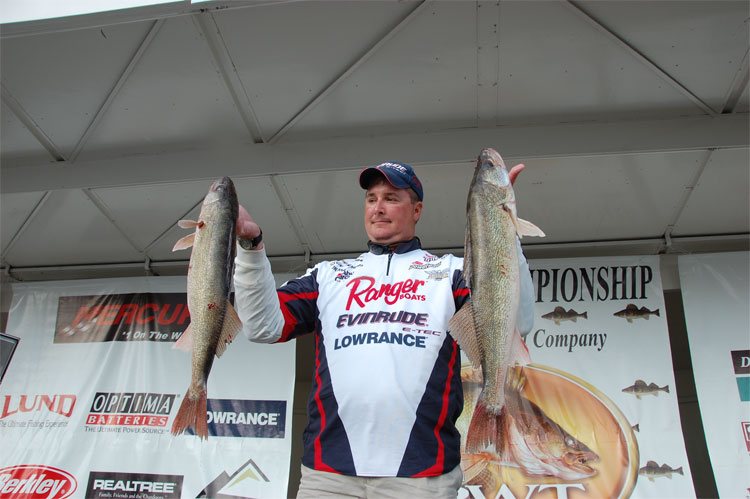 E8125D27-9121-457F-91D3-FF3D7F0F7F81