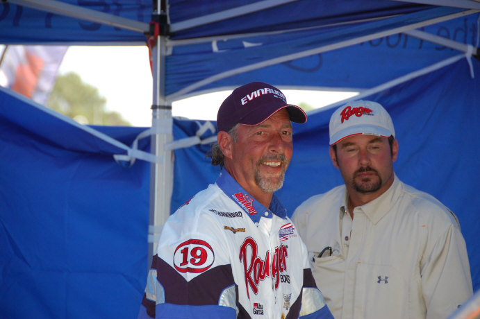 E8164687-15EE-40AF-BE89-5598A191DDF0