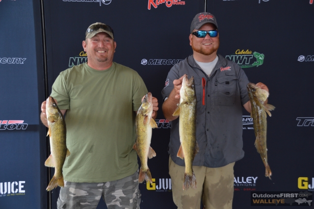 E81CF14C-0E83-4736-8A37-2B838C30B3DE