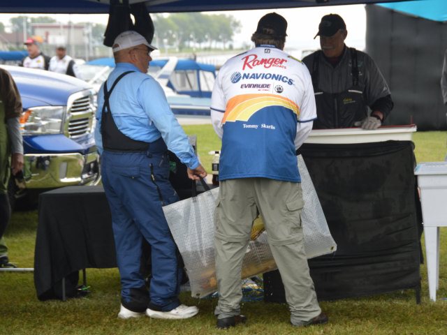 E8462072-71EF-41A9-8D33-39A45CDD184C