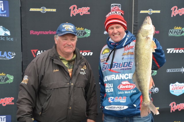 E84F0C58-C457-4FE9-AAD4-00A3612BF527