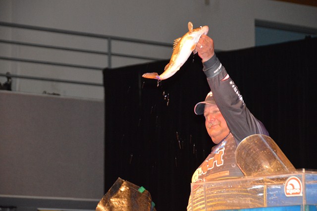 E8686EF6-6D1E-4F4B-B57F-079CD4180909