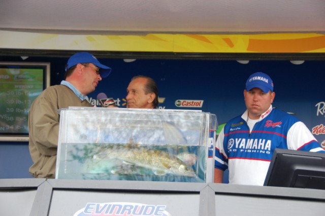 E89BF5A0-D6A1-418B-9E37-6576FD74A24D