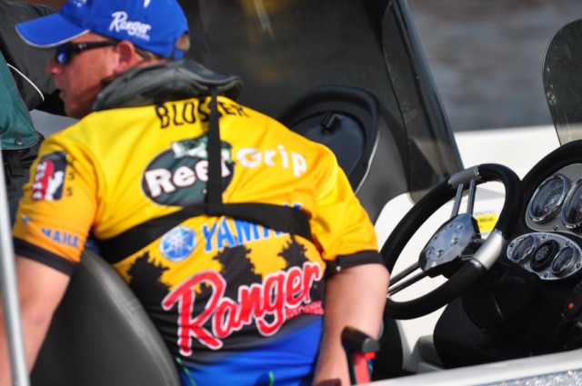 E8AC8086-5AB8-4A83-9E8A-097E7EA3C527