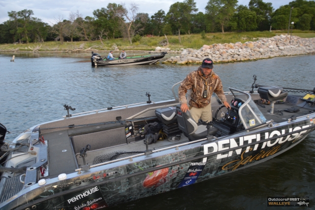 E8C2A7E5-E435-409E-AC92-F0E0039F6D31