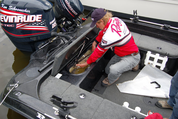 E8C79E32-BD56-4D6F-94AA-9ABA2AF40BF5