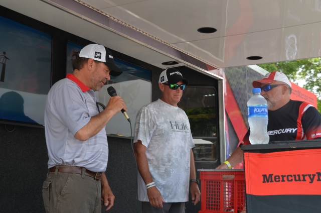 E93727AA-5E6B-4F64-9471-05F9174ABE68