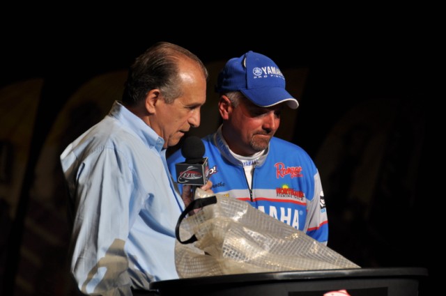 E990FFF0-546B-4C87-95CE-43A99D241A89