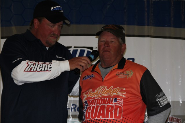 E9AF7294-FC16-47EC-B2D7-CF196C9158AD