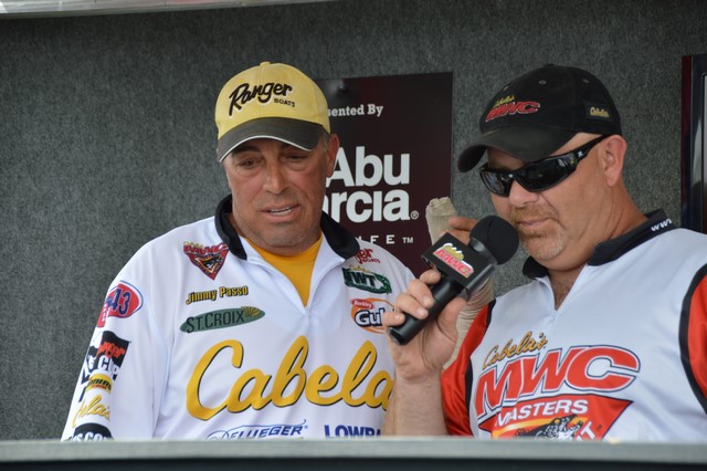 E9B6183D-1750-46B4-AF07-7D0161B83A4A