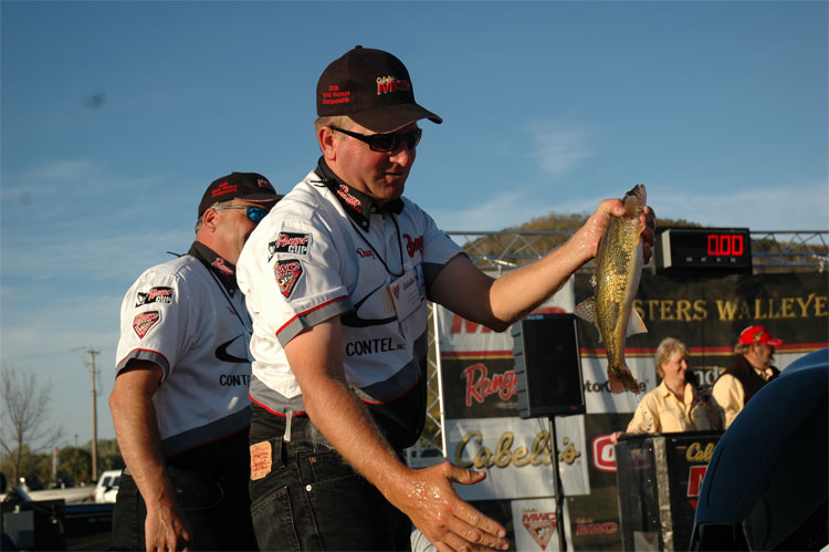 E9BEE102-E46C-4D72-AEF7-BF13AC37688D