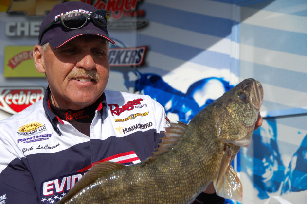 E9C09B0A-FADC-49FE-A756-0D019A274B70