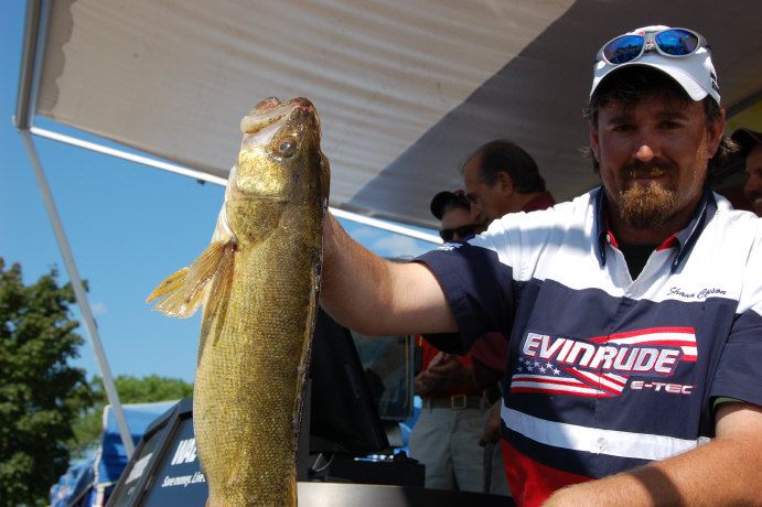 E9FCF698-4C7F-4D82-8B7B-BD2727A700C2