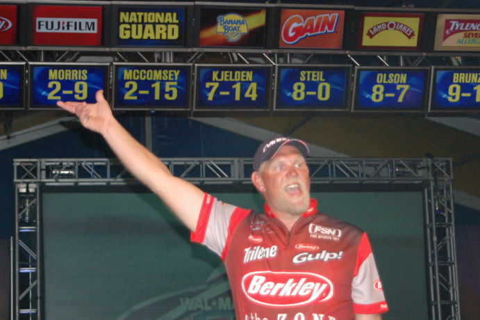 EA979728-54BC-4270-809F-E4BE56286F49