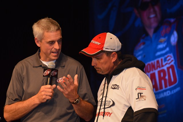 EAA45136-F409-4B8E-BD57-B8EA989C666A