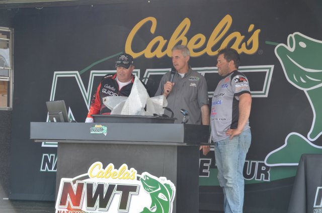 EABC9A18-803E-4F48-90B3-195D3BF2FBEF