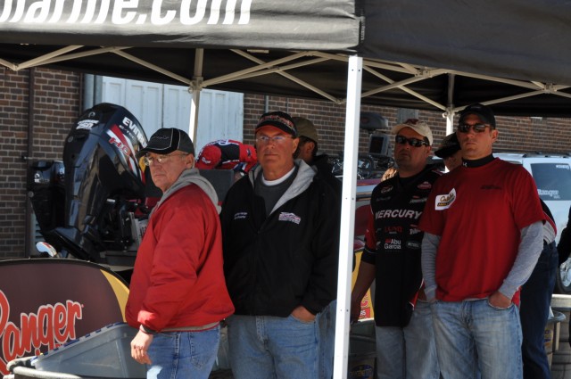 EAFD23DE-03B7-4FE8-A7FD-BD06E4FFDD68