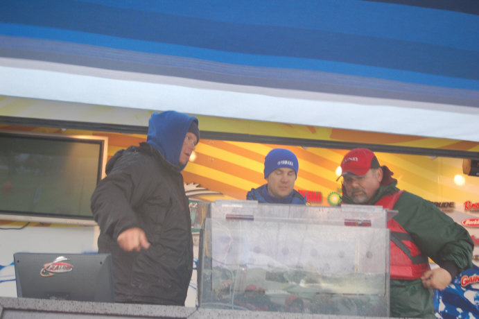 EB6E327C-98EA-494E-BDC6-76452D955D35