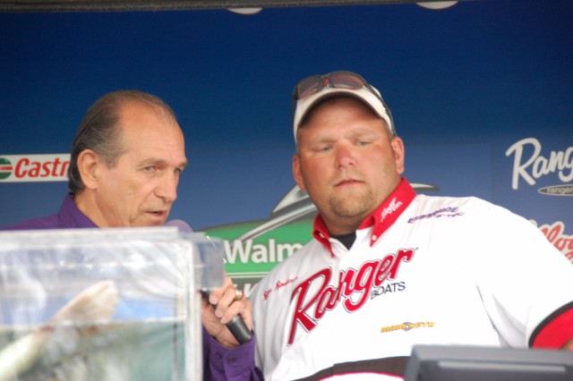 EBB37509-3308-4BA5-B8A9-CC36CCED8E47