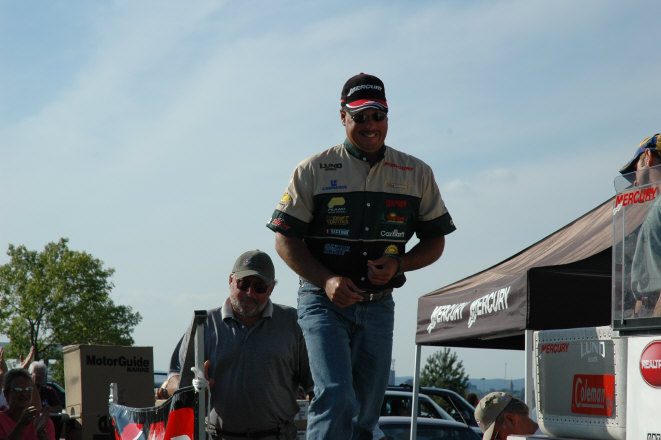 EBBBBC0C-D861-435C-85DD-B1290AD44EBD