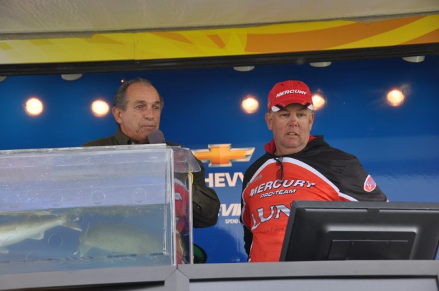 EBDCF81D-FDB9-407D-90BF-94F032039116