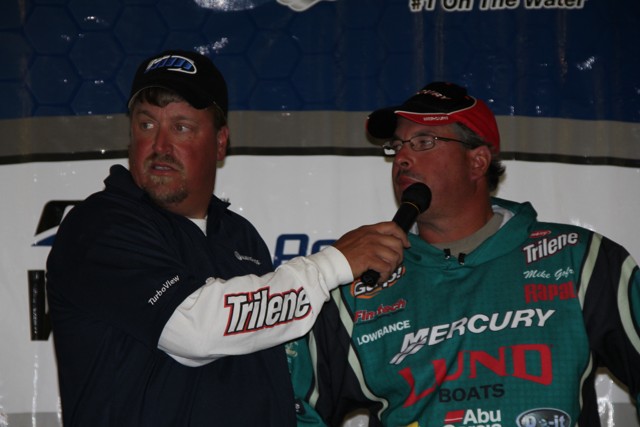 EC2B3F66-E8C5-4A63-B3E0-DE74F8BD4EAC