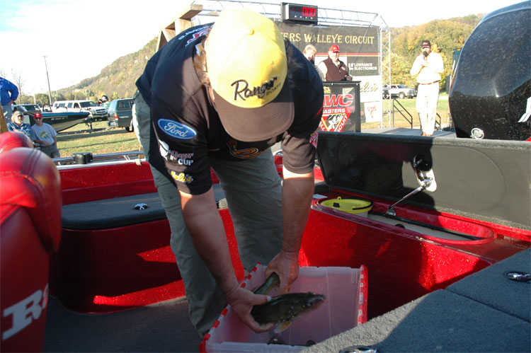 EC34B103-53FD-49B4-9507-333B34878058