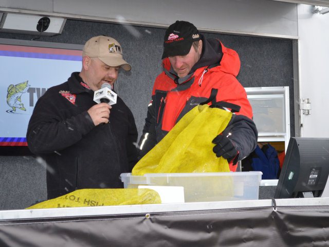 EC371CB5-9A56-49E7-B5BC-2EA327E8EA02