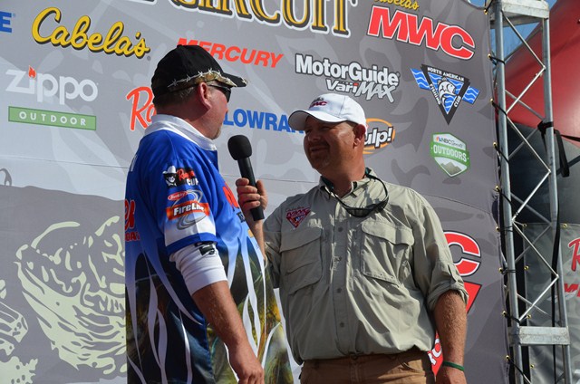 ECA0CFCE-A748-425D-930C-510EDB3DDB3C