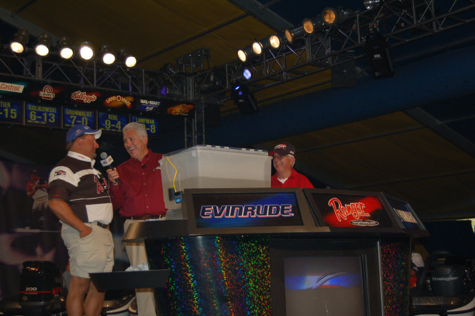 ECA8EAF4-D653-4A76-AAC8-07B312C7A685