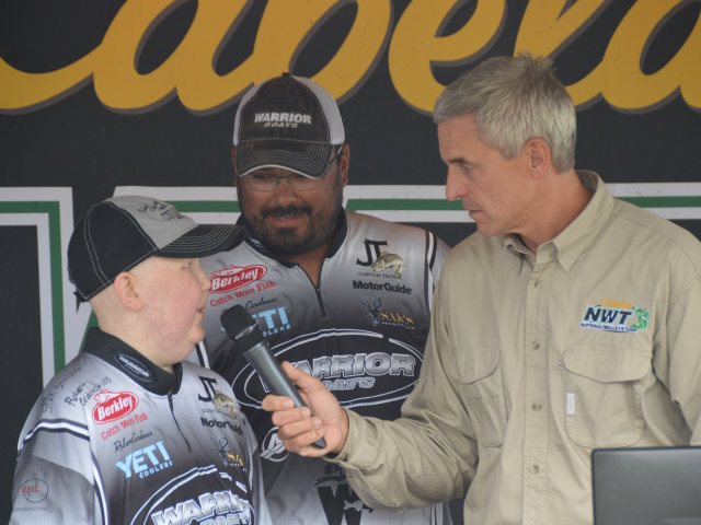 ECAF4CC6-3DA4-44E7-8FAB-0B84BE654623