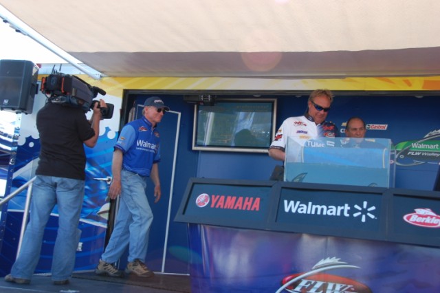 ED65AB69-B7F0-4140-BA3F-E5C6B6EE481A