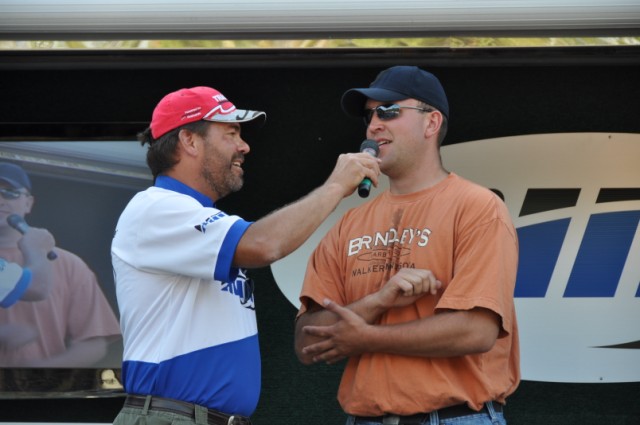 EDC95270-A43B-4807-9A0C-478017875968