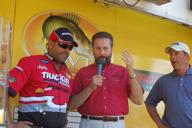 EDE20130-04BC-4904-9BE9-25F22F386394