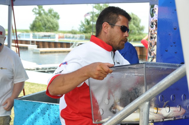 EDF1FFEF-FC8E-493F-9D39-9728C6E3D95A