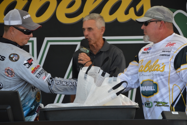 EE11002E-FB41-494C-A89B-D8267CC6FBA4