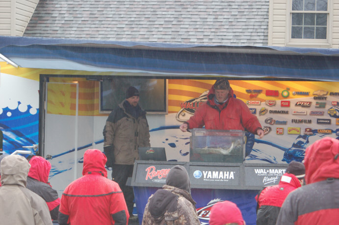 EE456D46-0E8A-4D45-84FC-F022B10AE19A