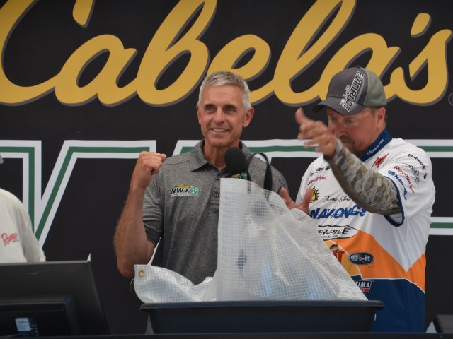 EE9969AE-B2F5-4379-B9FF-31CD6737BC55