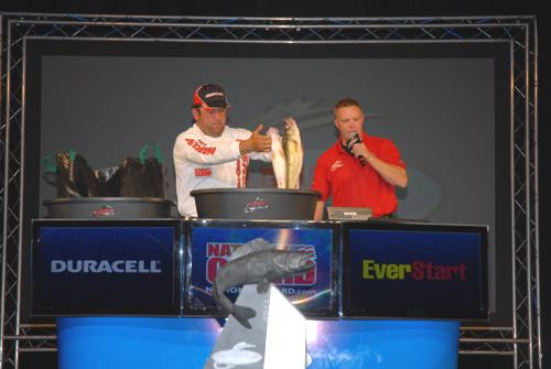 EE9F3B08-6DDD-4373-AA6E-7D9D8587924C