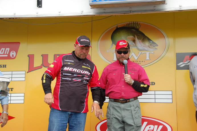 EEE4C906-A23E-4E60-BF08-63D878A6CCBB