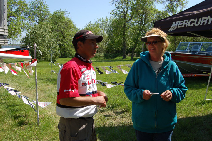 EEF1DF1B-CE97-48E4-BA2A-49E77DB71C1D